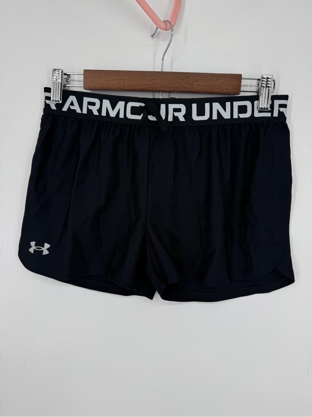 Under Armour Heatgear Girl's Black Athletic Shorts Size Youth Large Active